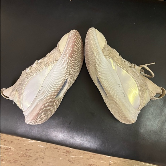 Under Armor Curry Flow Men’s Size 5 Basketball Shoes White Iridescent Lace Up - Picture 6 of 9